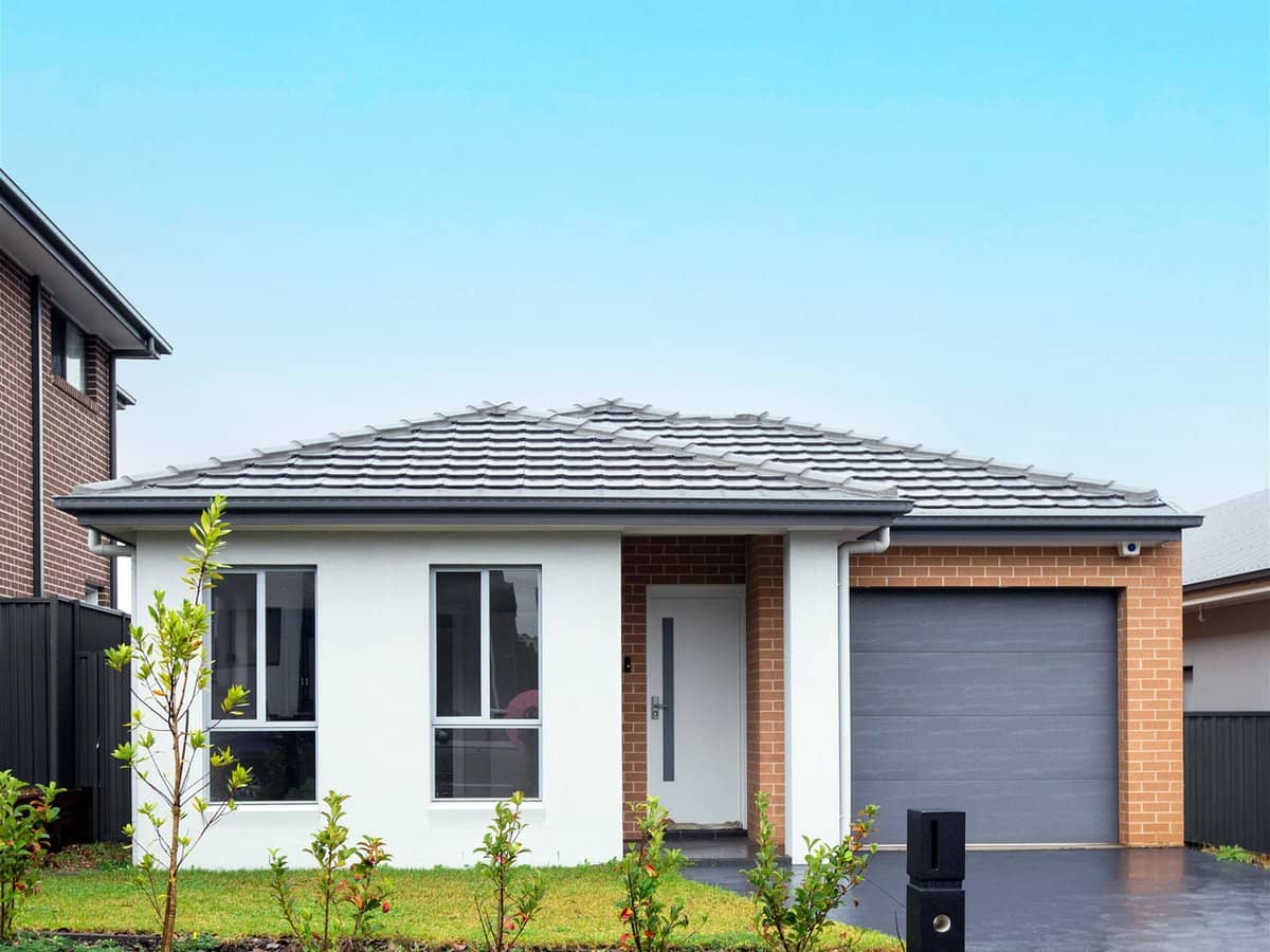 21 Owlpen Lane, FARLEY - Thumbnail 1