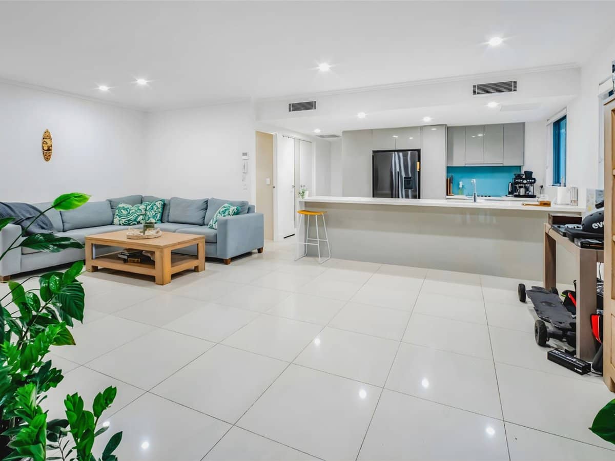 508 Marine Parade, BIGGERA WATERS - Thumbnail 2