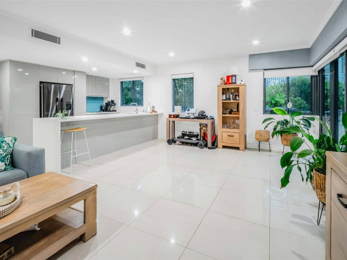 508 Marine Parade, BIGGERA WATERS - Thumbnail 6