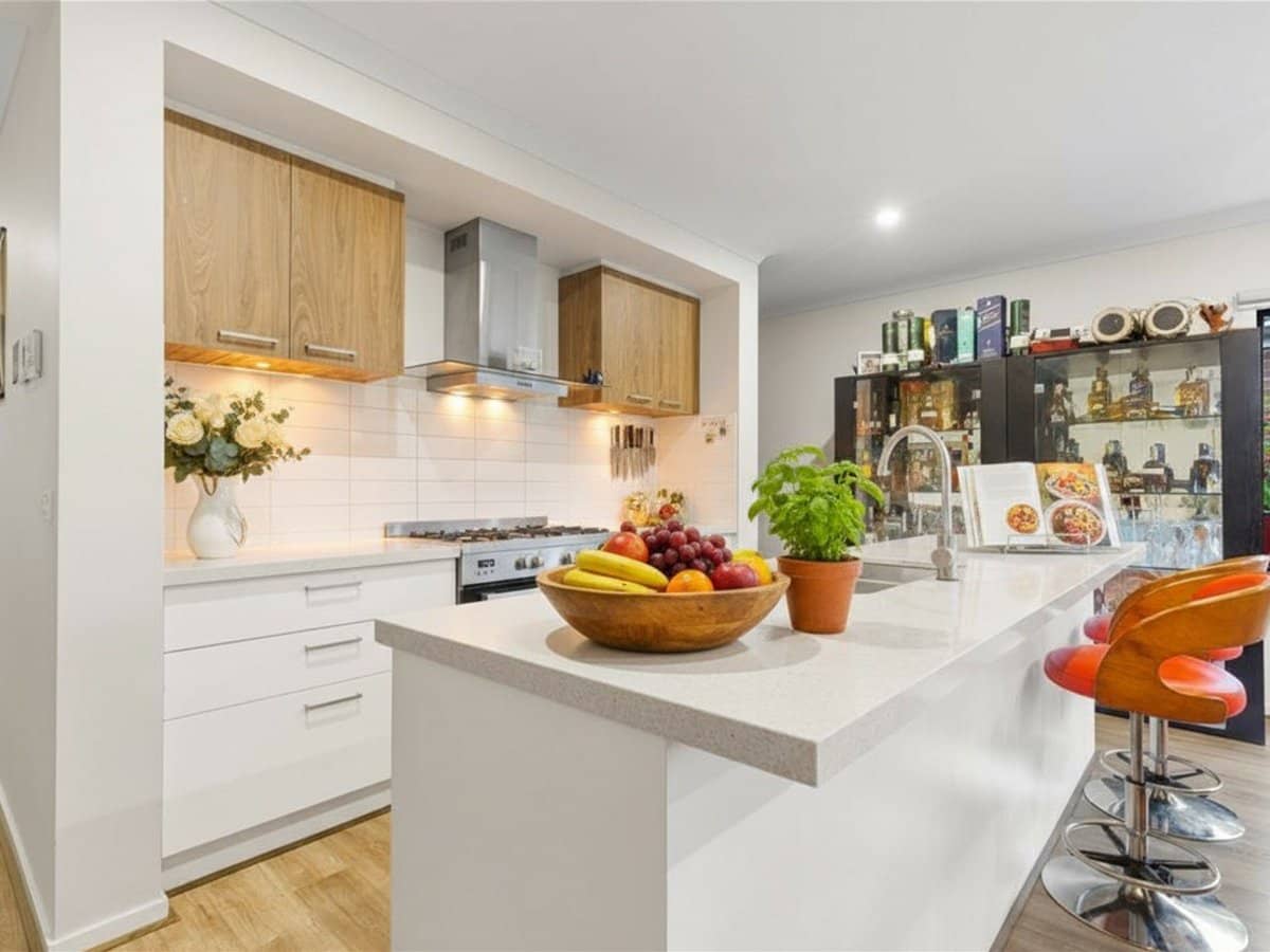 45 fewster Circuit, MICKLEHAM - Thumbnail 3