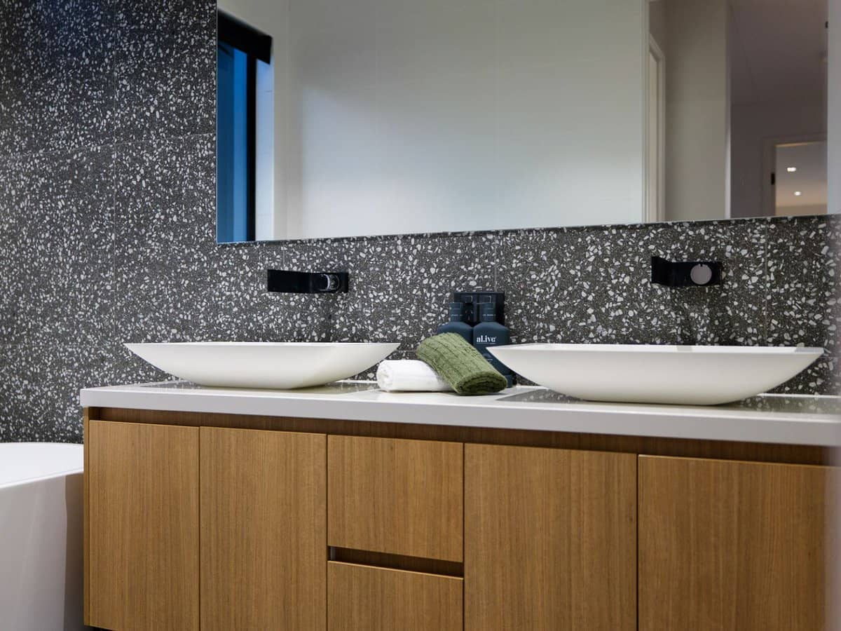 65 Montego Hills Drive, KINGSHOLME - Thumbnail 22