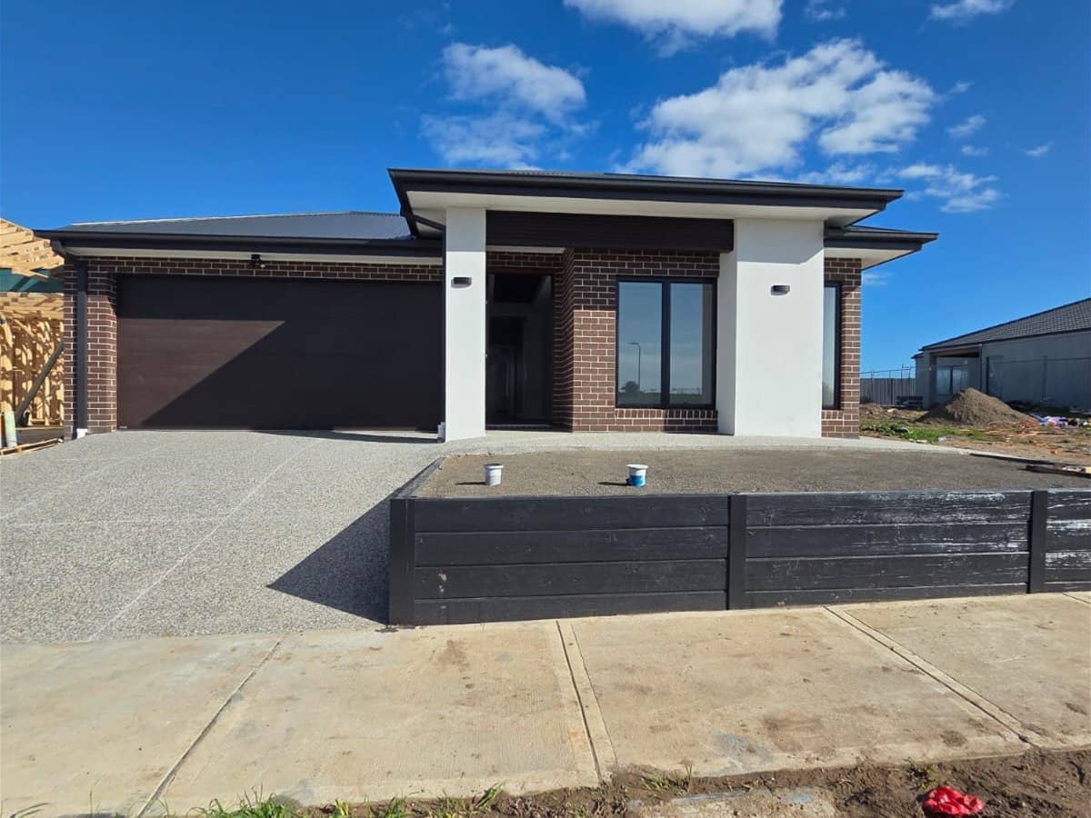 106 Wirranda Drive, CLYDE NORTH - Thumbnail 1