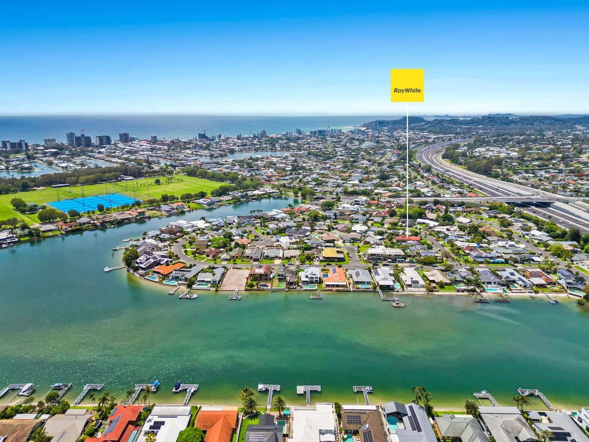 13 Hopbush Street, Palm Beach - Thumbnail 26