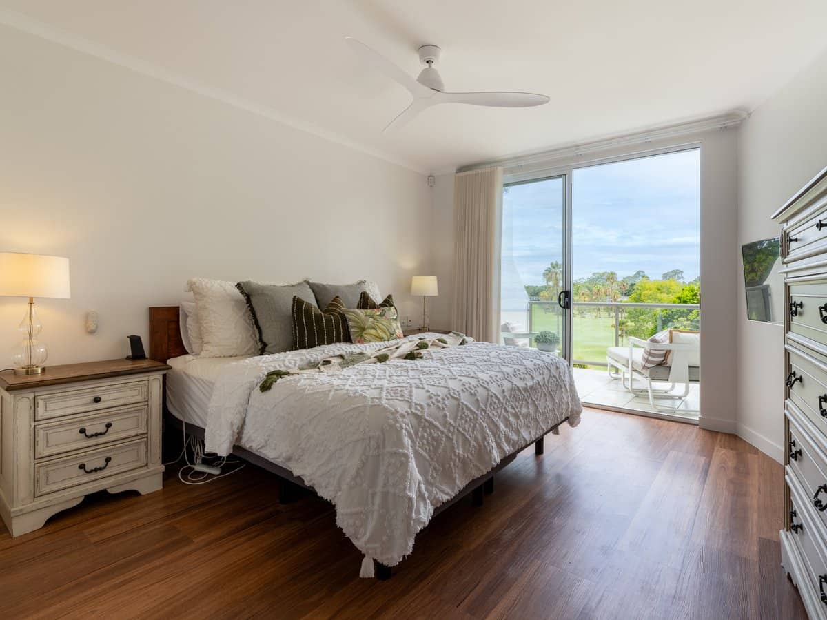 5413 Merion Terrace, SANCTUARY COVE - Thumbnail 23