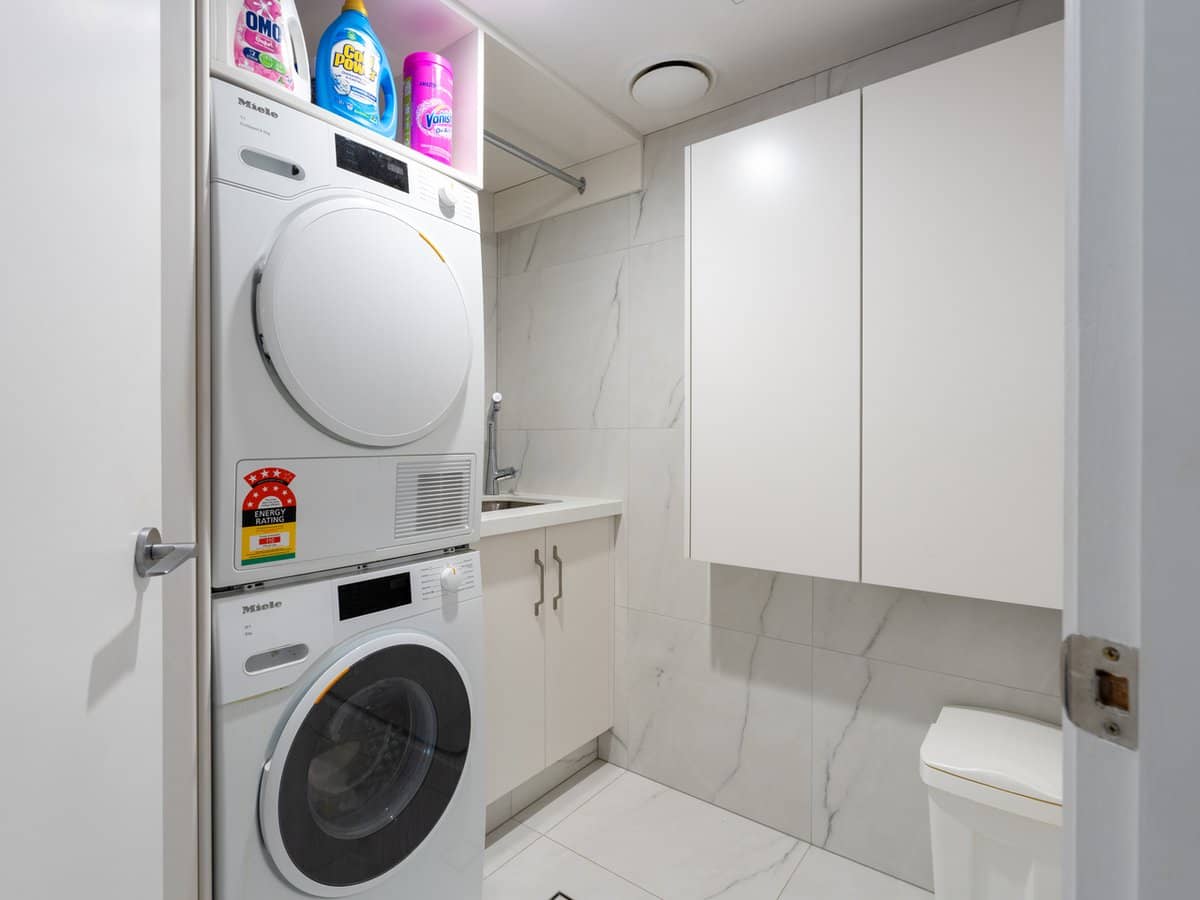 5413 Merion Terrace, SANCTUARY COVE - Thumbnail 33