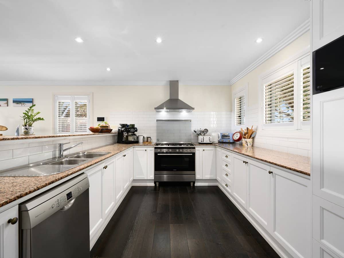 51 John Lund Drive, HOPE ISLAND - Thumbnail 11