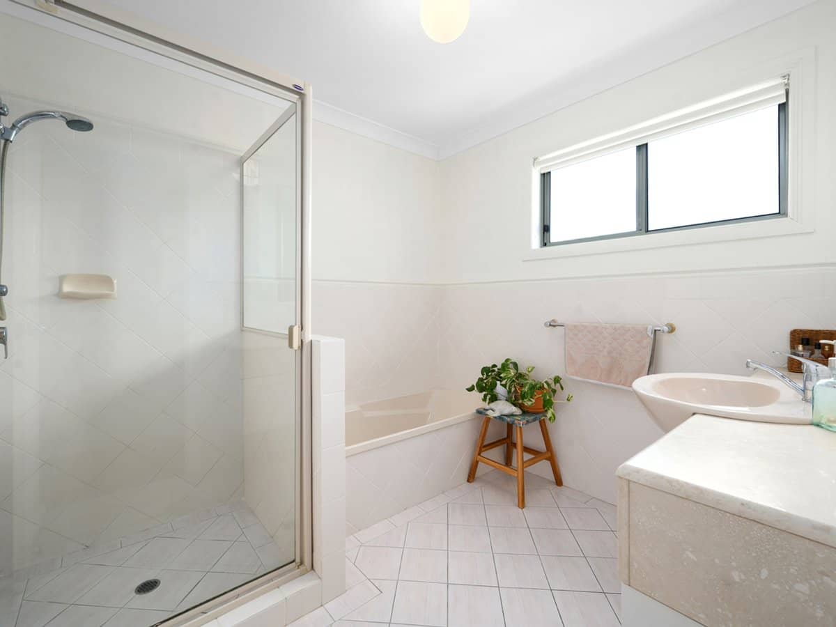 51 John Lund Drive, HOPE ISLAND - Thumbnail 17