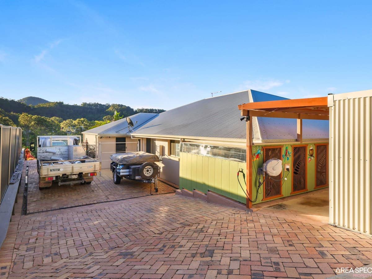 10 Ramsay Place, Upper Coomera - Thumbnail 4