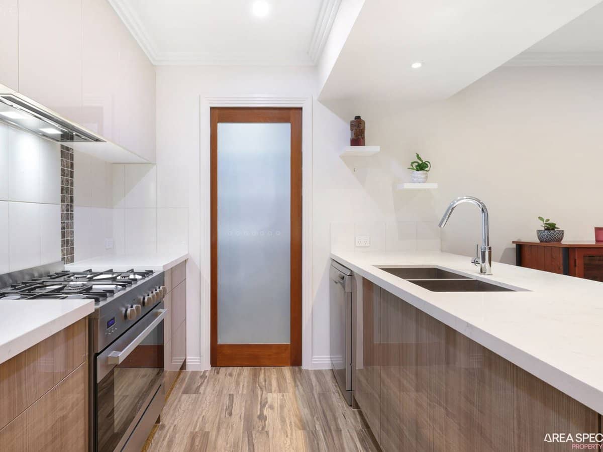 10 Ramsay Place, Upper Coomera - Thumbnail 6