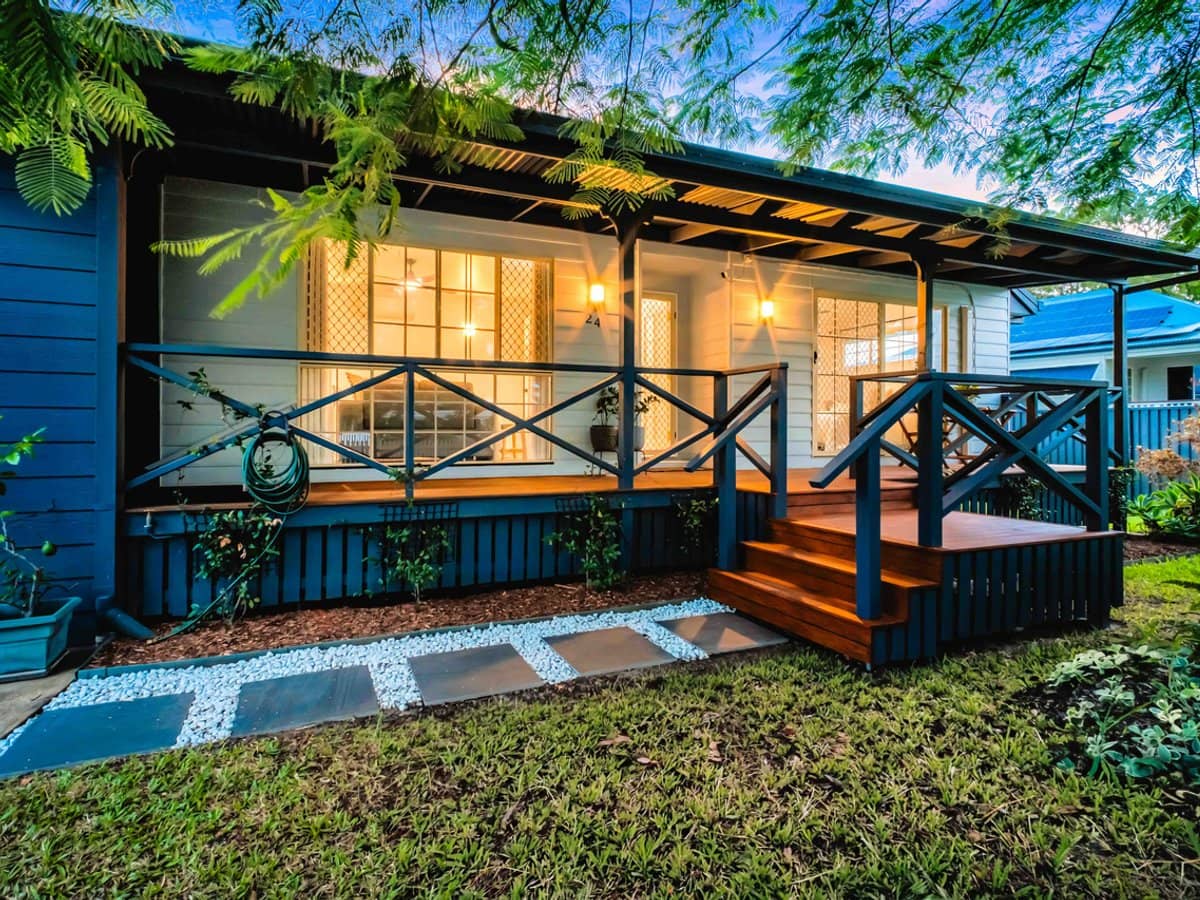 24 Crescent Avenue, HOPE ISLAND - Thumbnail 2