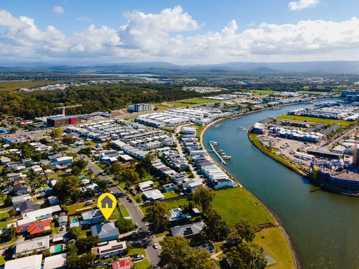 24 Crescent Avenue, HOPE ISLAND - Thumbnail 27