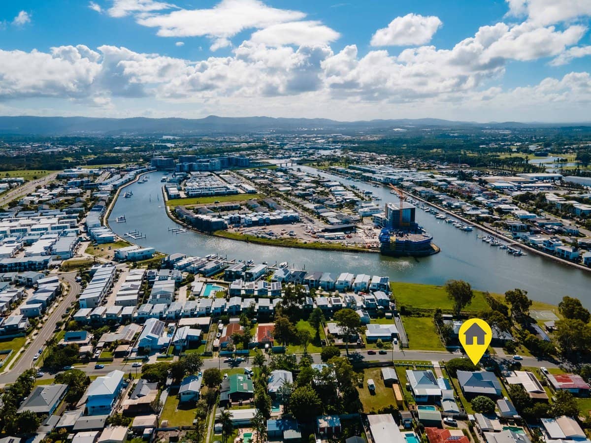 24 Crescent Avenue, HOPE ISLAND - Thumbnail 28