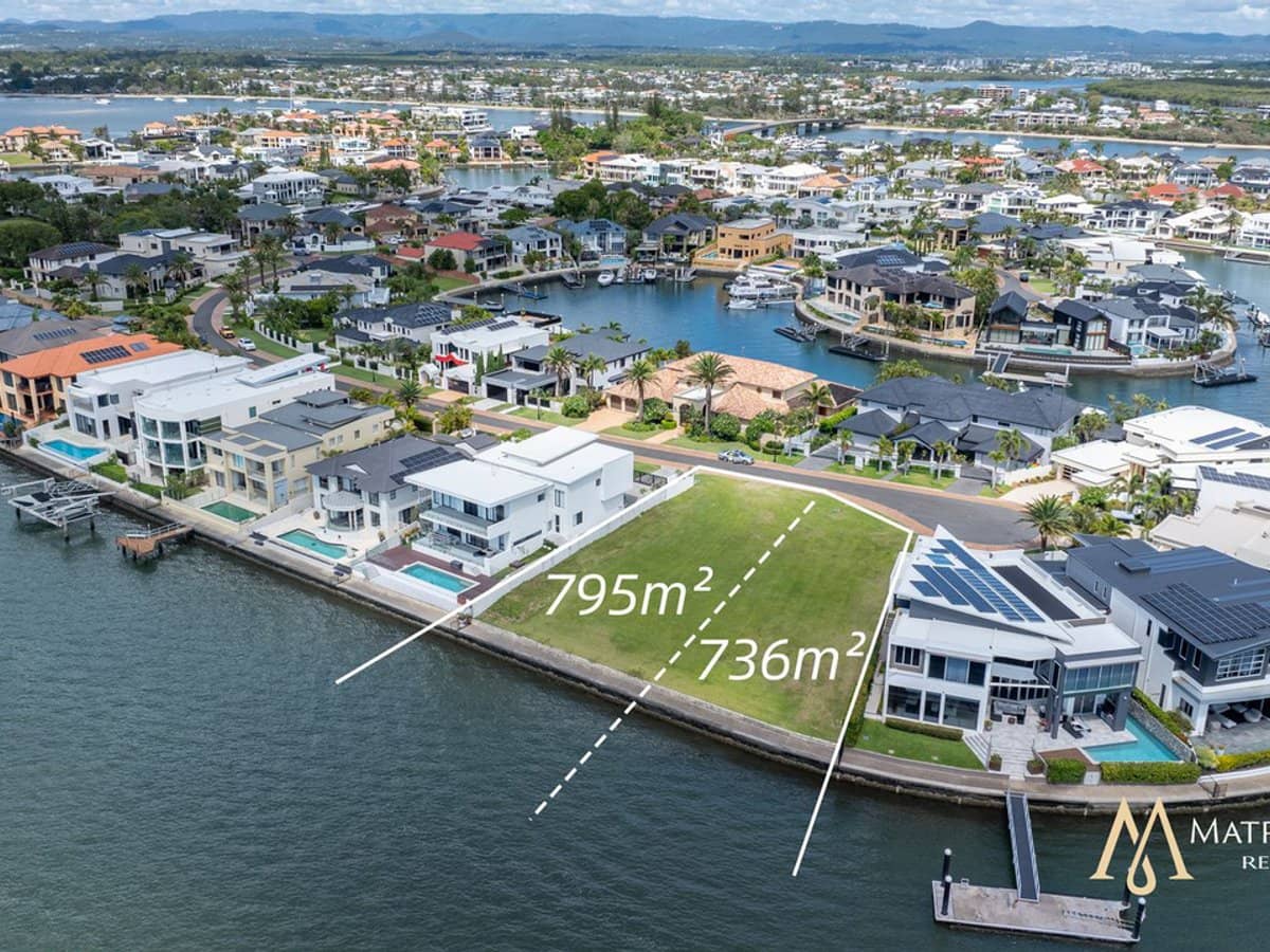 67 The Peninsula, PARADISE POINT - Thumbnail 3