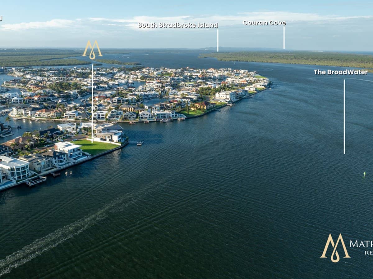 67 The Peninsula, PARADISE POINT - Thumbnail 4