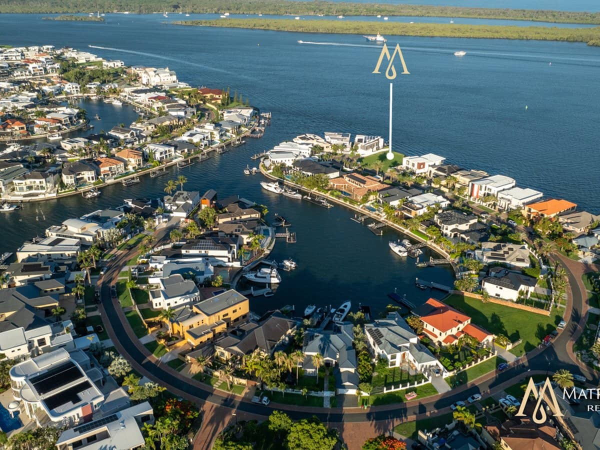 67 The Peninsula, PARADISE POINT - Thumbnail 5