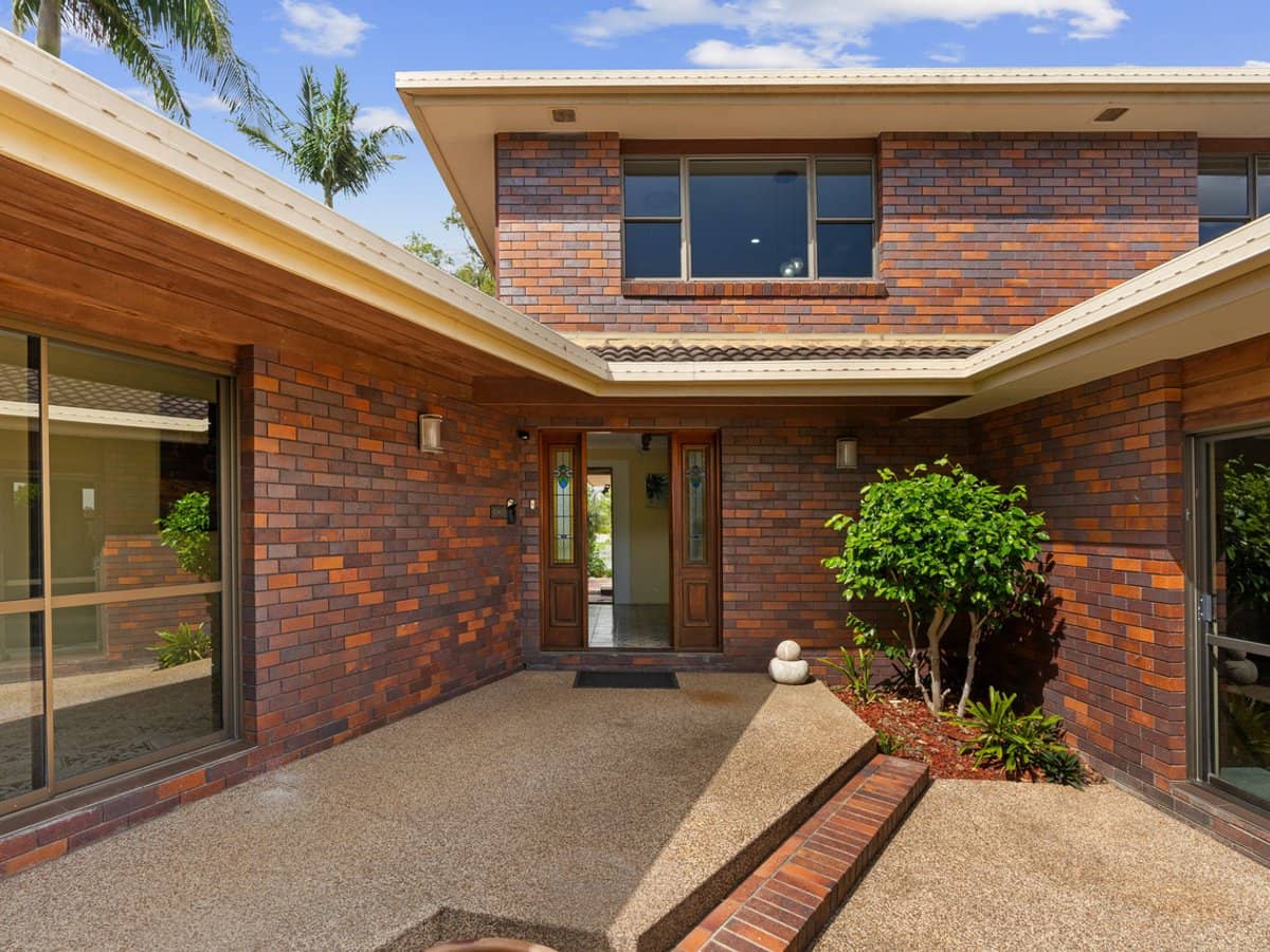 24 De Haviland Avenue, Benowa Waters - Thumbnail 5