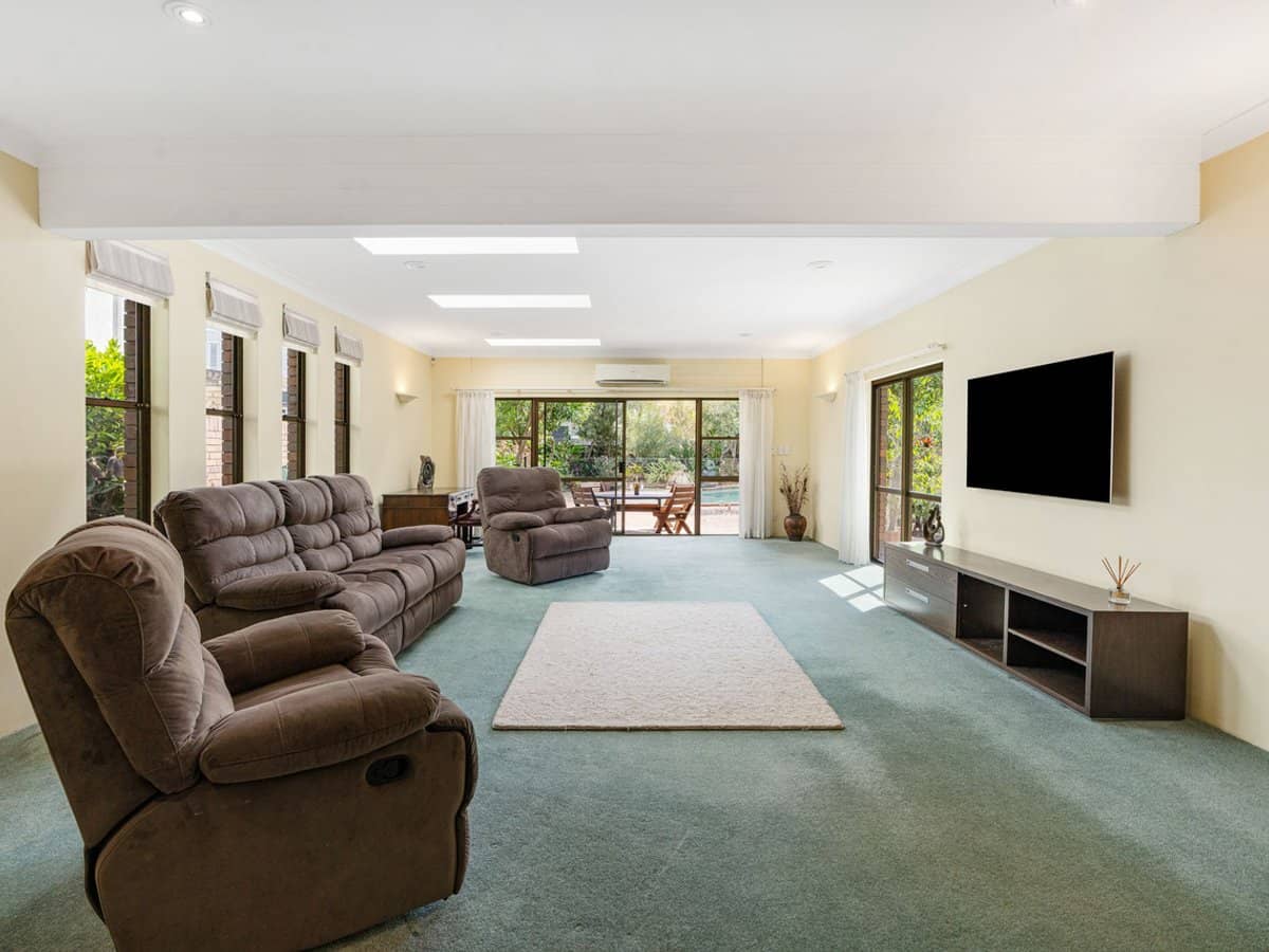 24 De Haviland Avenue, Benowa Waters - Thumbnail 6