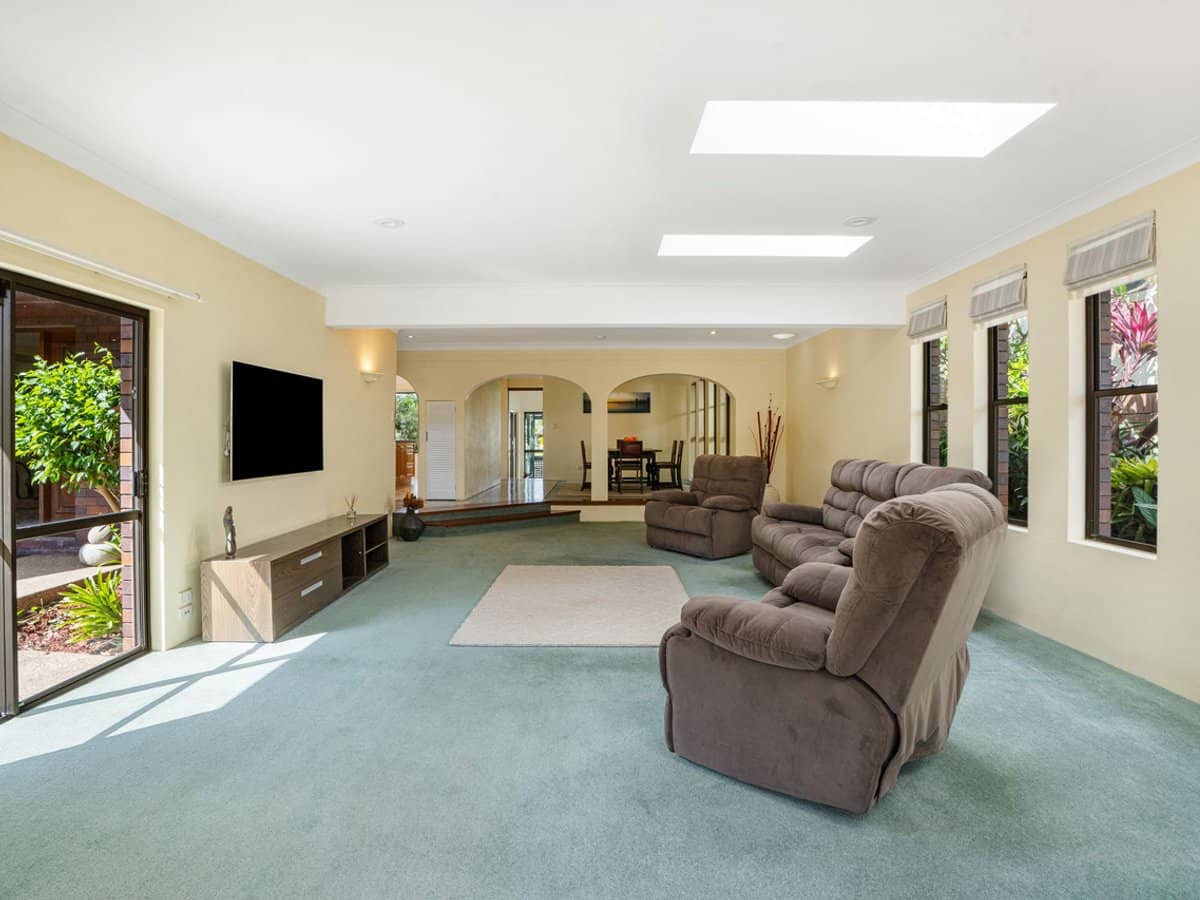 24 De Haviland Avenue, Benowa Waters - Thumbnail 7