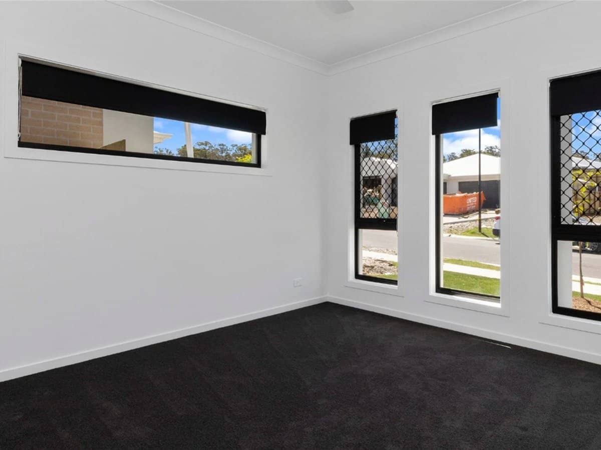 15 New Road, BRIDGEMAN DOWNS - Thumbnail 4