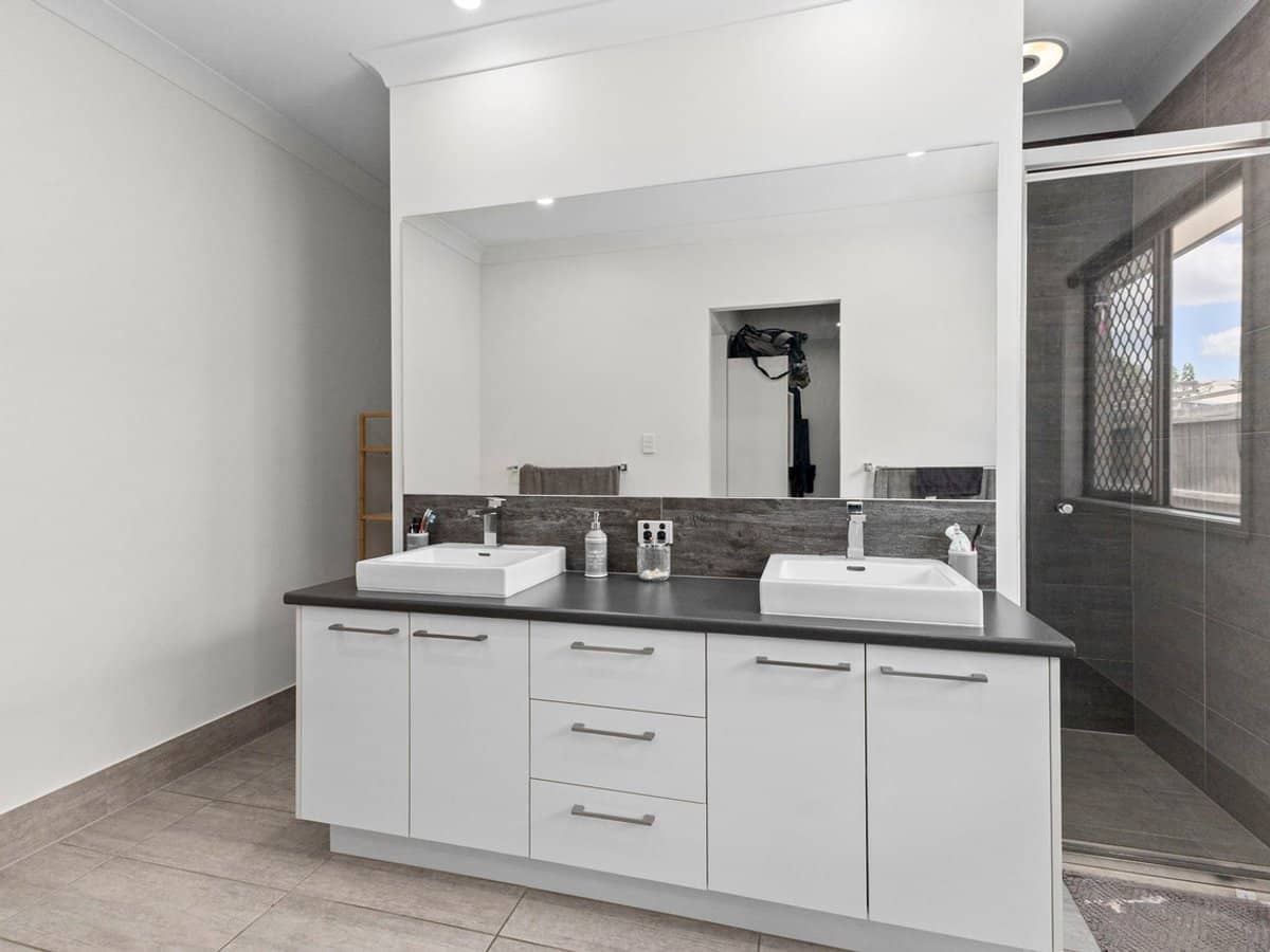 23 Tallwoods Circuit., YARRABILBA - Thumbnail 12