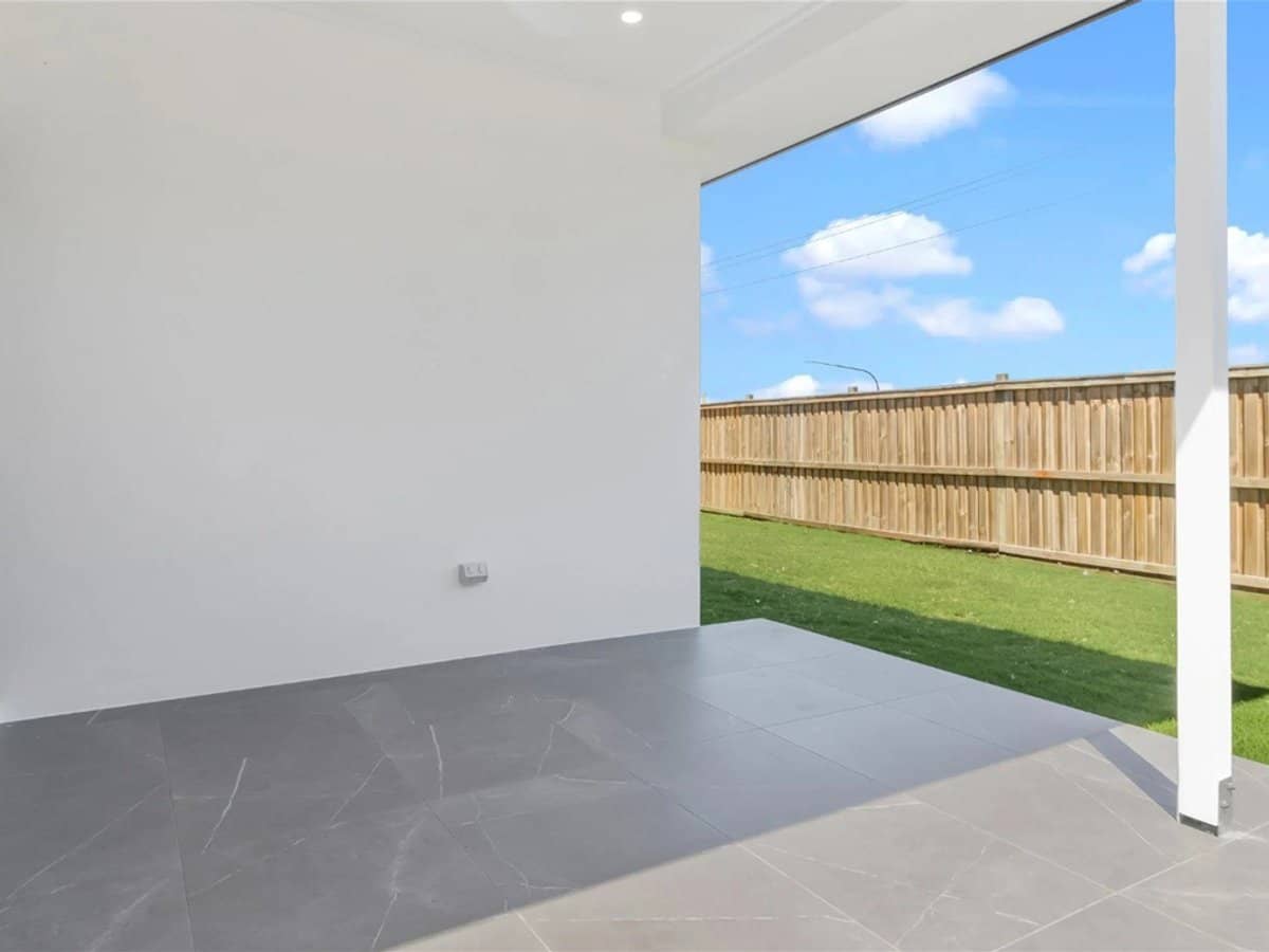 26 New Road, LOGAN RESERVE - Thumbnail 6