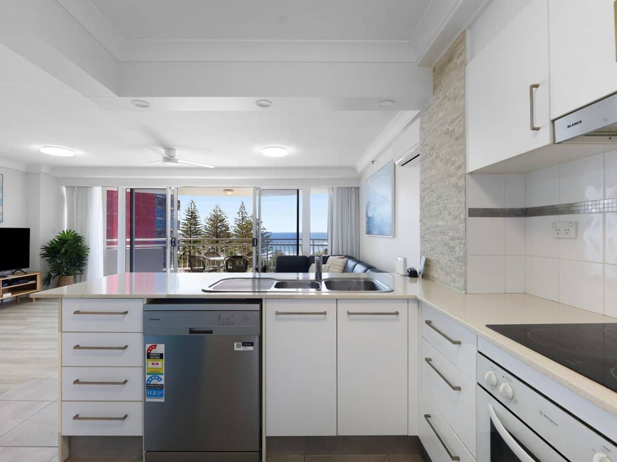 3 Second Avenue, Burleigh Heads - Thumbnail 1