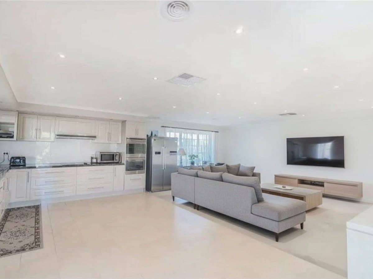 5 Fleetwood Drive, GREENVALE - Thumbnail 3