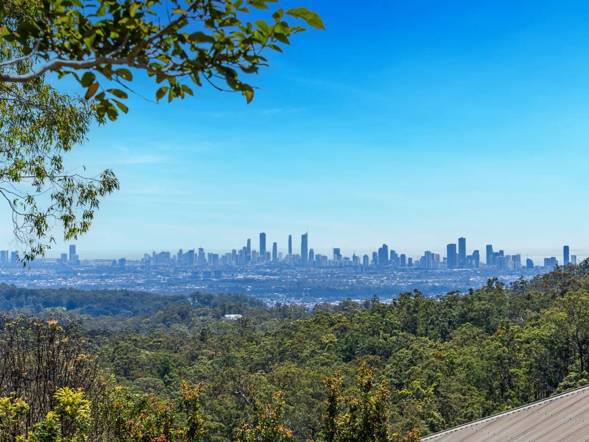 15 Chesterfield Drive, BONOGIN - Thumbnail 2