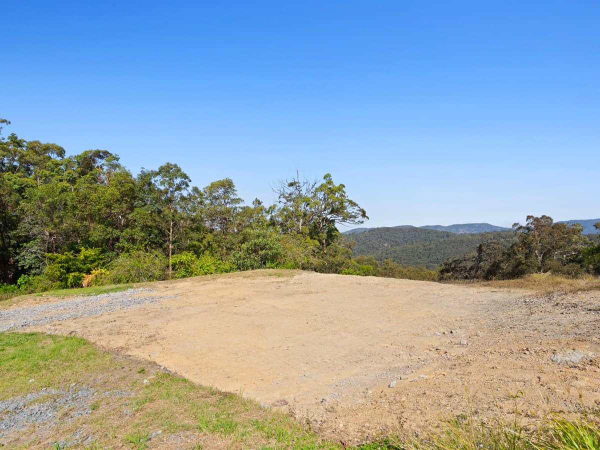 15 Chesterfield Drive, BONOGIN - Thumbnail 5