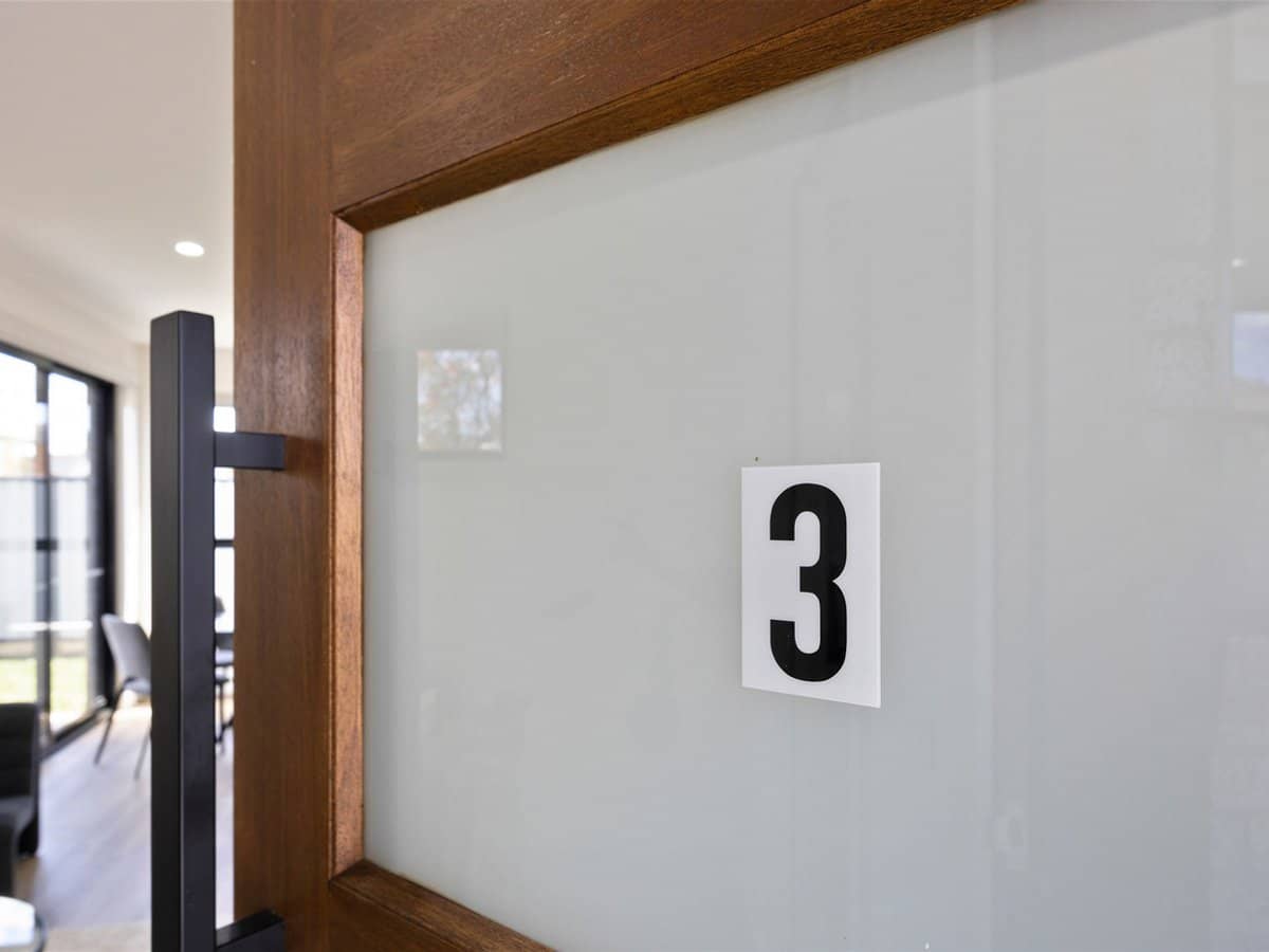 5 plane Street, THOMASTOWN - Thumbnail 2