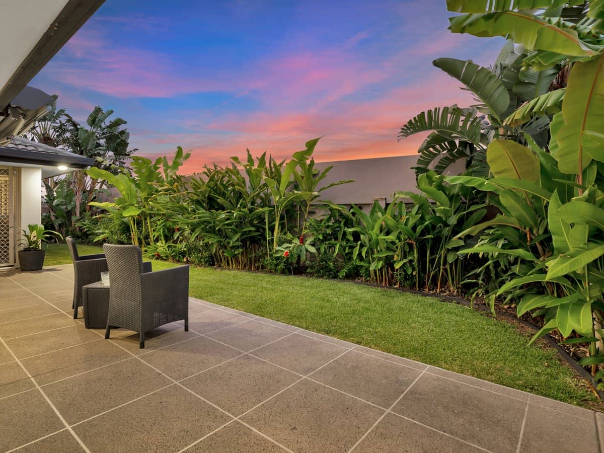 8 BON AIRE Court, CLEAR ISLAND WATERS - Thumbnail 8