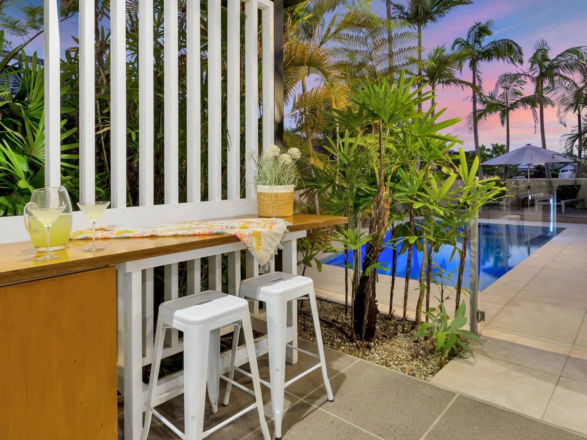 8 BON AIRE Court, CLEAR ISLAND WATERS - Thumbnail 11