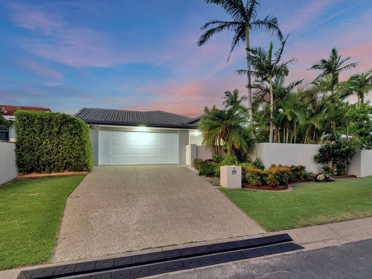 8 BON AIRE Court, CLEAR ISLAND WATERS - Thumbnail 21