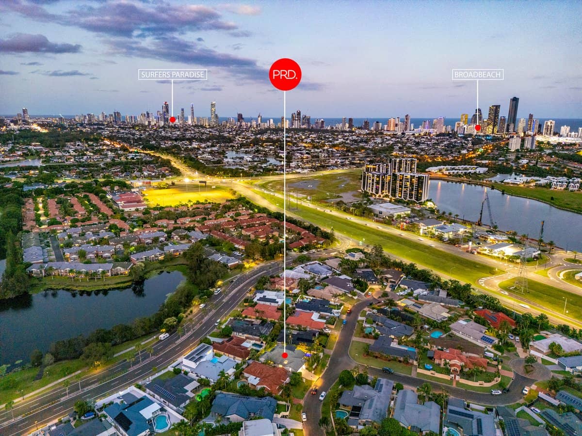 8 BON AIRE Court, CLEAR ISLAND WATERS - Thumbnail 23