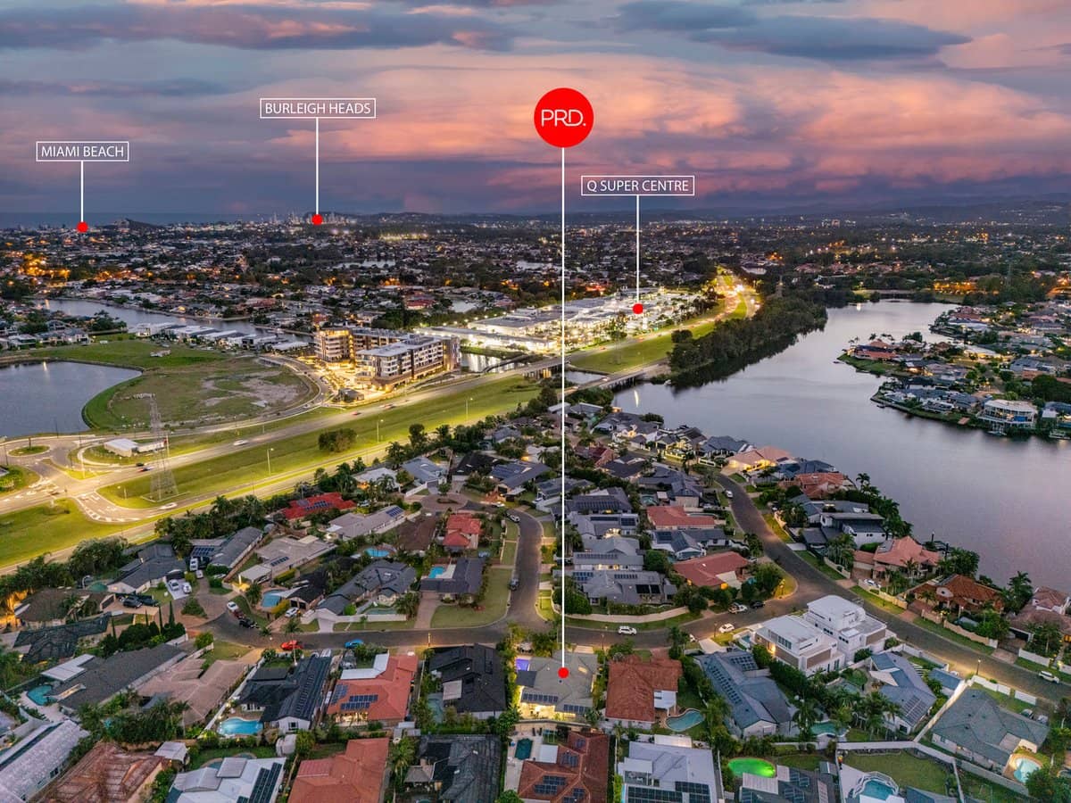 8 BON AIRE Court, CLEAR ISLAND WATERS - Thumbnail 24