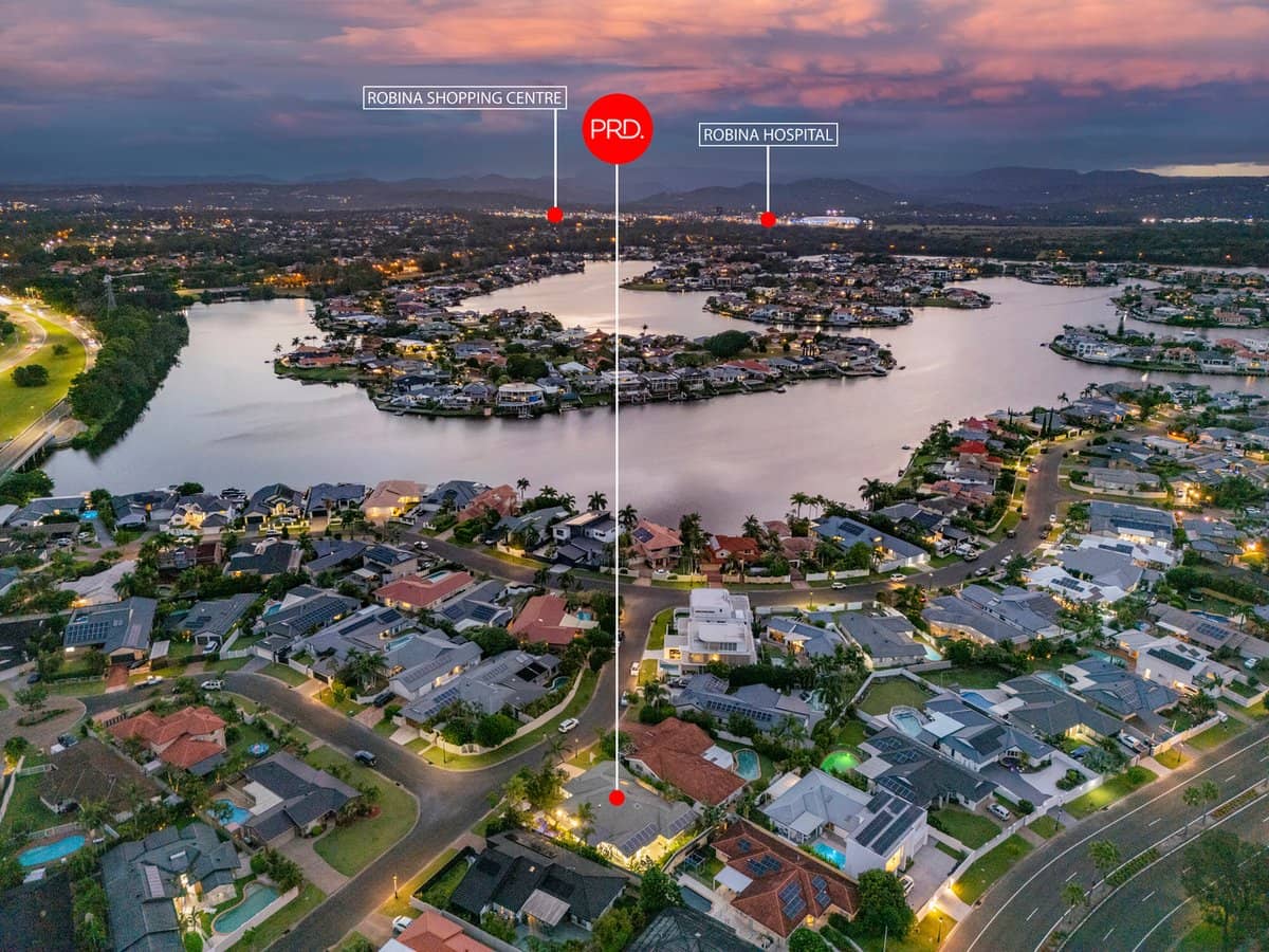 8 BON AIRE Court, CLEAR ISLAND WATERS - Thumbnail 25