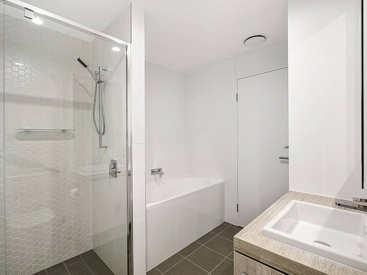 10 First Avenue, BROADBEACH - Thumbnail 16