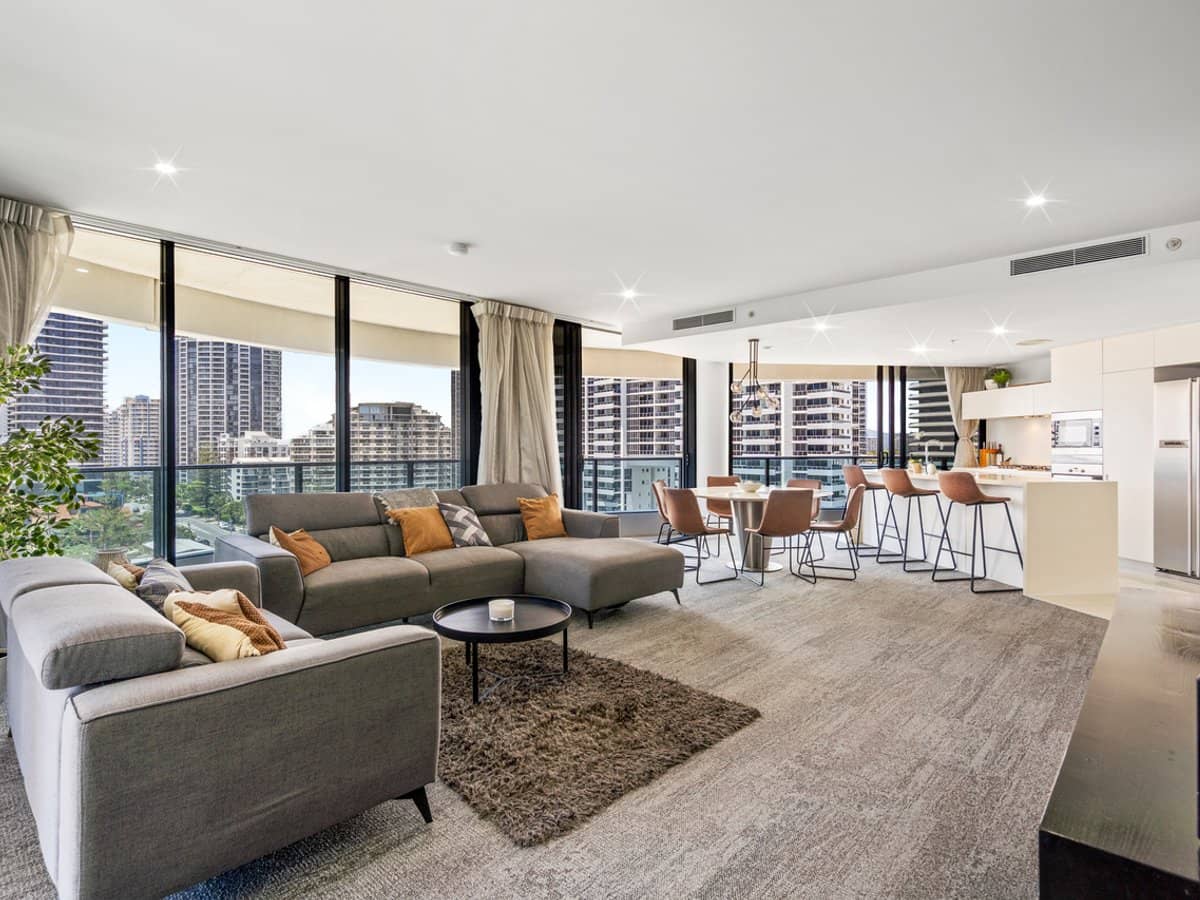 20809/21 Elizabeth Avenue, BROADBEACH - Thumbnail 2