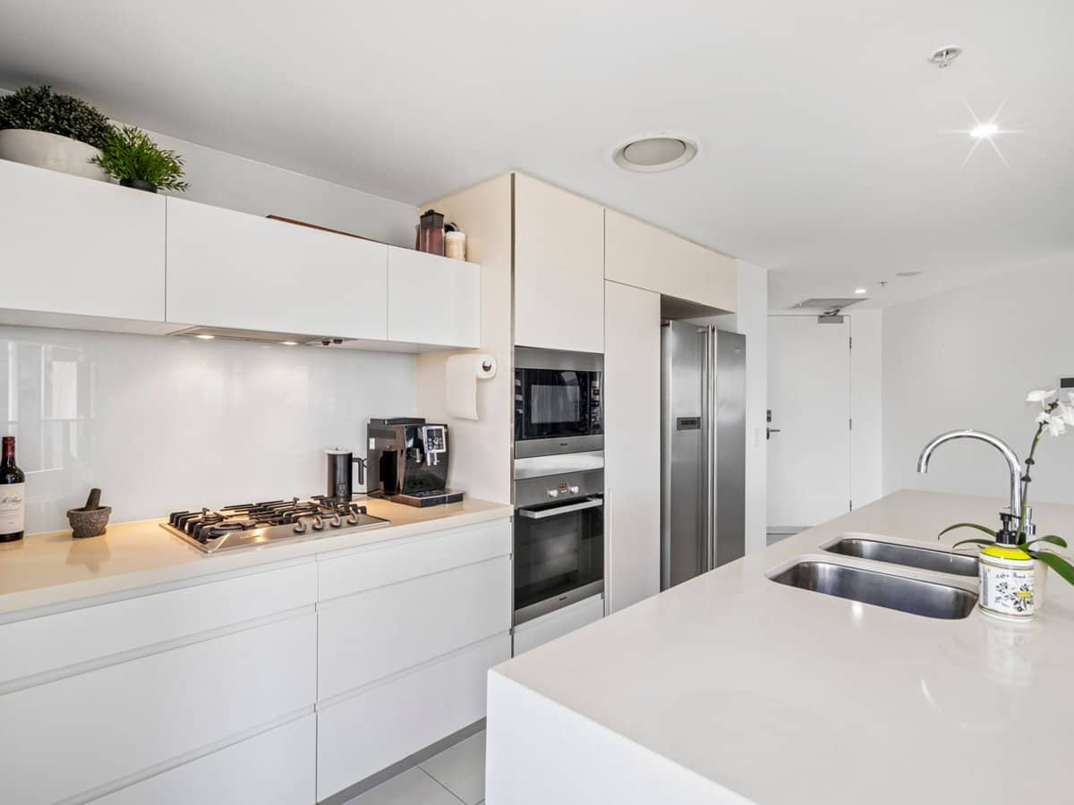 20809/21 Elizabeth Avenue, BROADBEACH - Thumbnail 7