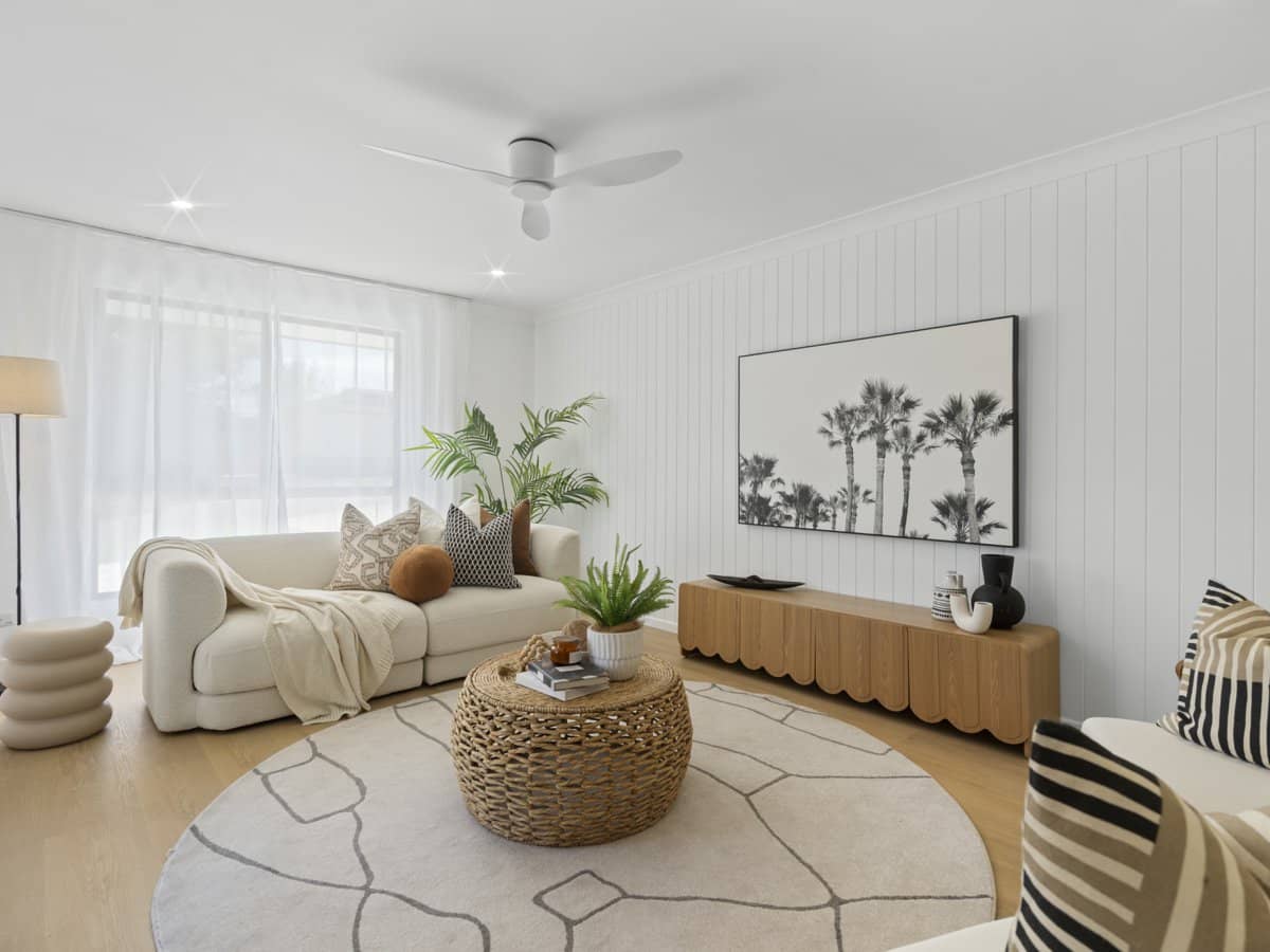 4 Angaston Avenue, CARRARA - Thumbnail 1