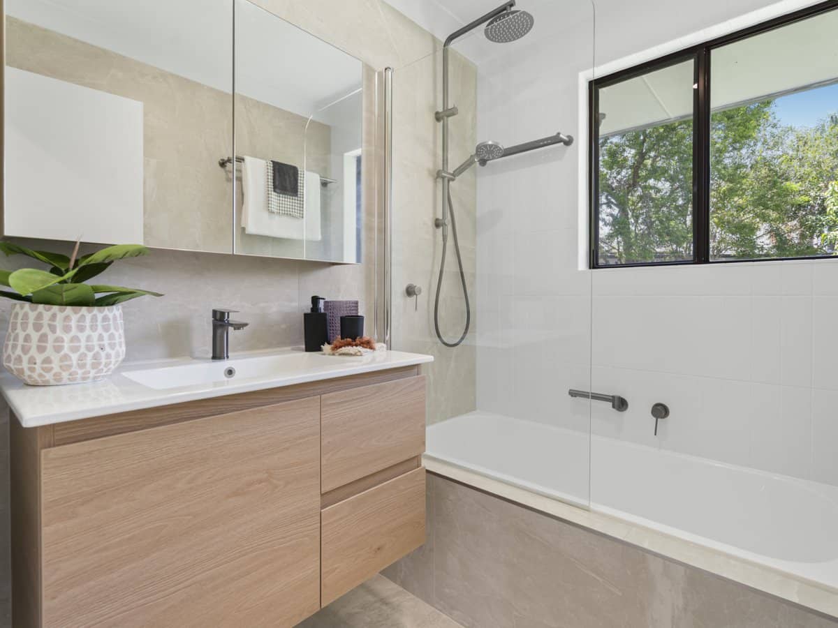 4 Angaston Avenue, CARRARA - Thumbnail 14