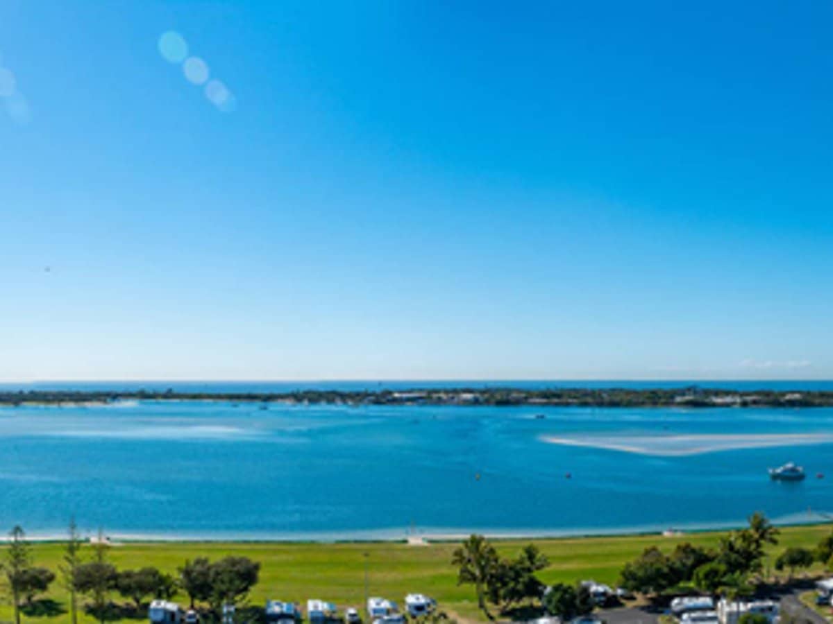 26 Gold Coast Highway, SOUTHPORT - Thumbnail 2