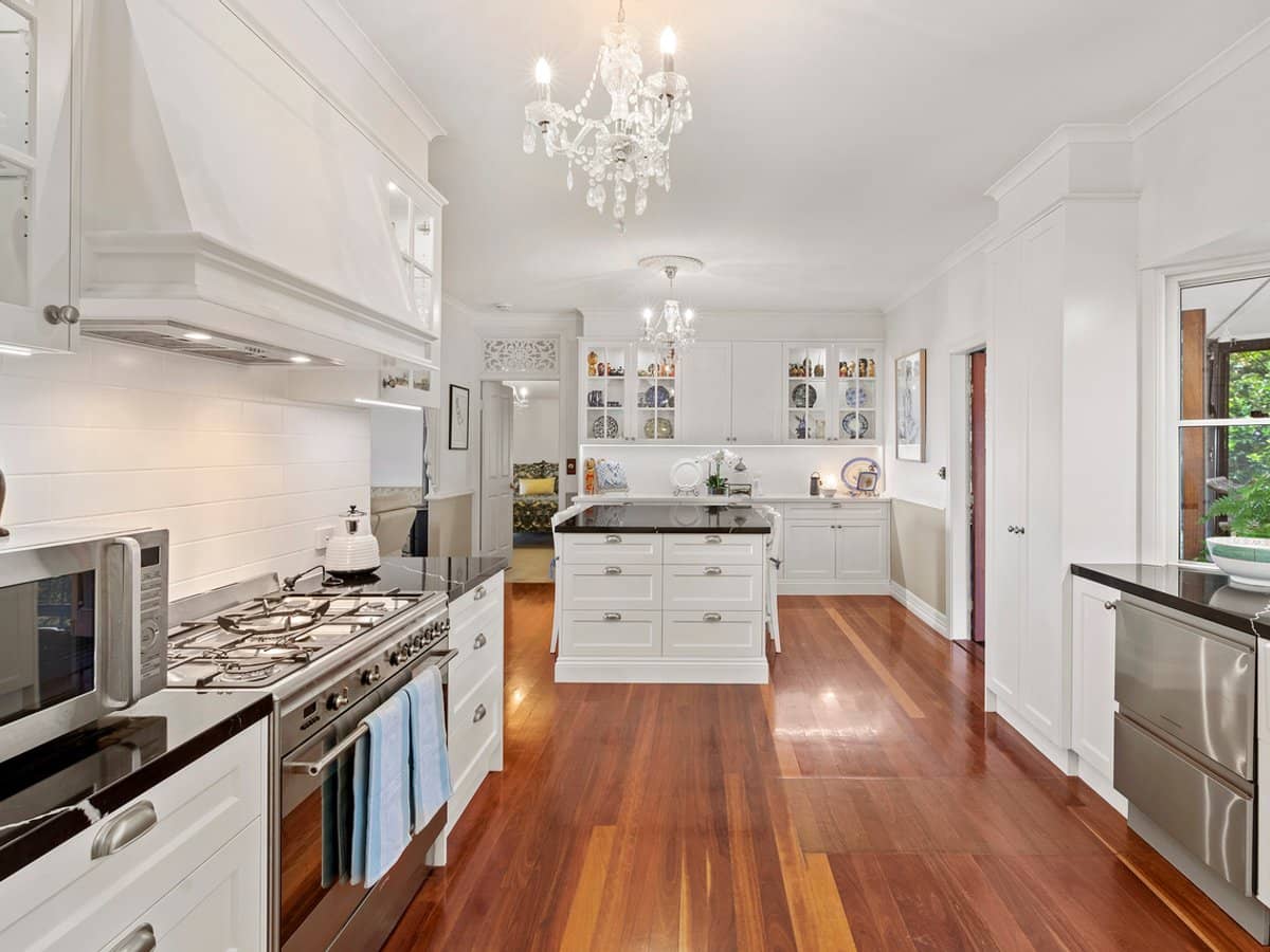 15 Paradise Drive, TAMBORINE MOUNTAIN - Thumbnail 1