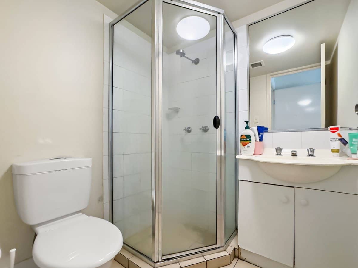 129-131 Currumburra Road, Ashmore - Thumbnail 12