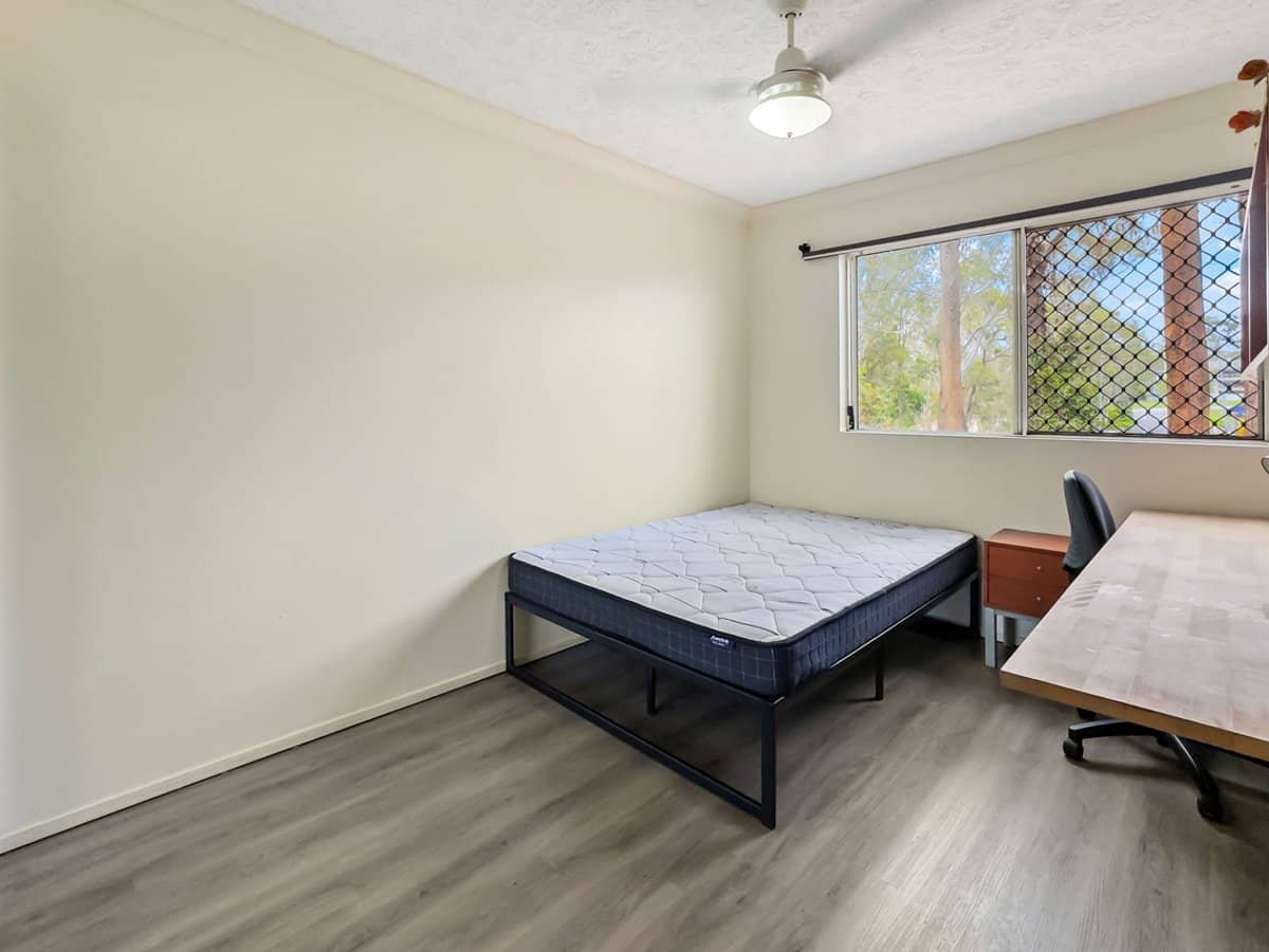 129-131 Currumburra Road, Ashmore - Thumbnail 7