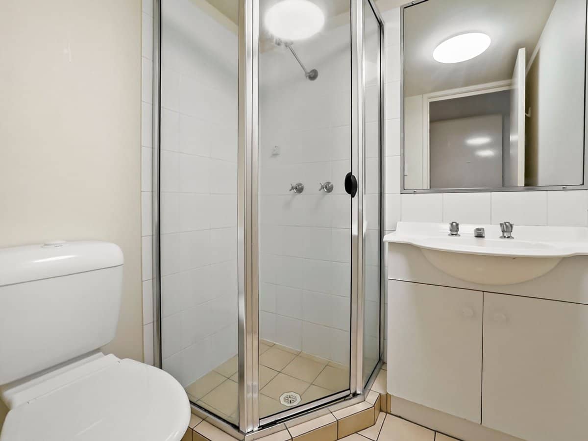 129-131 Currumburra Road, Ashmore - Thumbnail 8