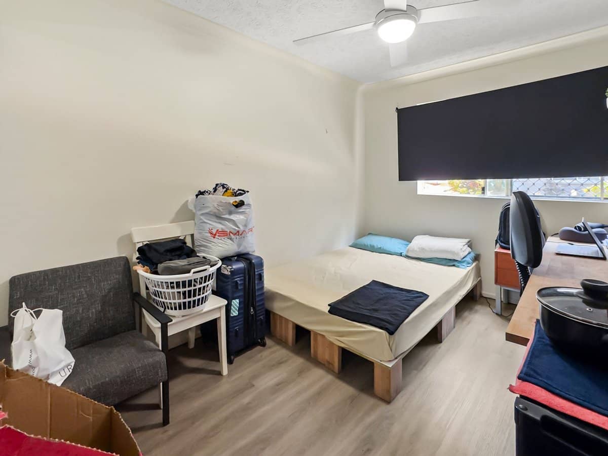 129-131 Currumburra Road, Ashmore - Thumbnail 11