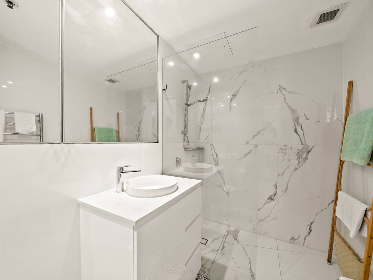 159 Old Burleigh Road, BROADBEACH - Thumbnail 16