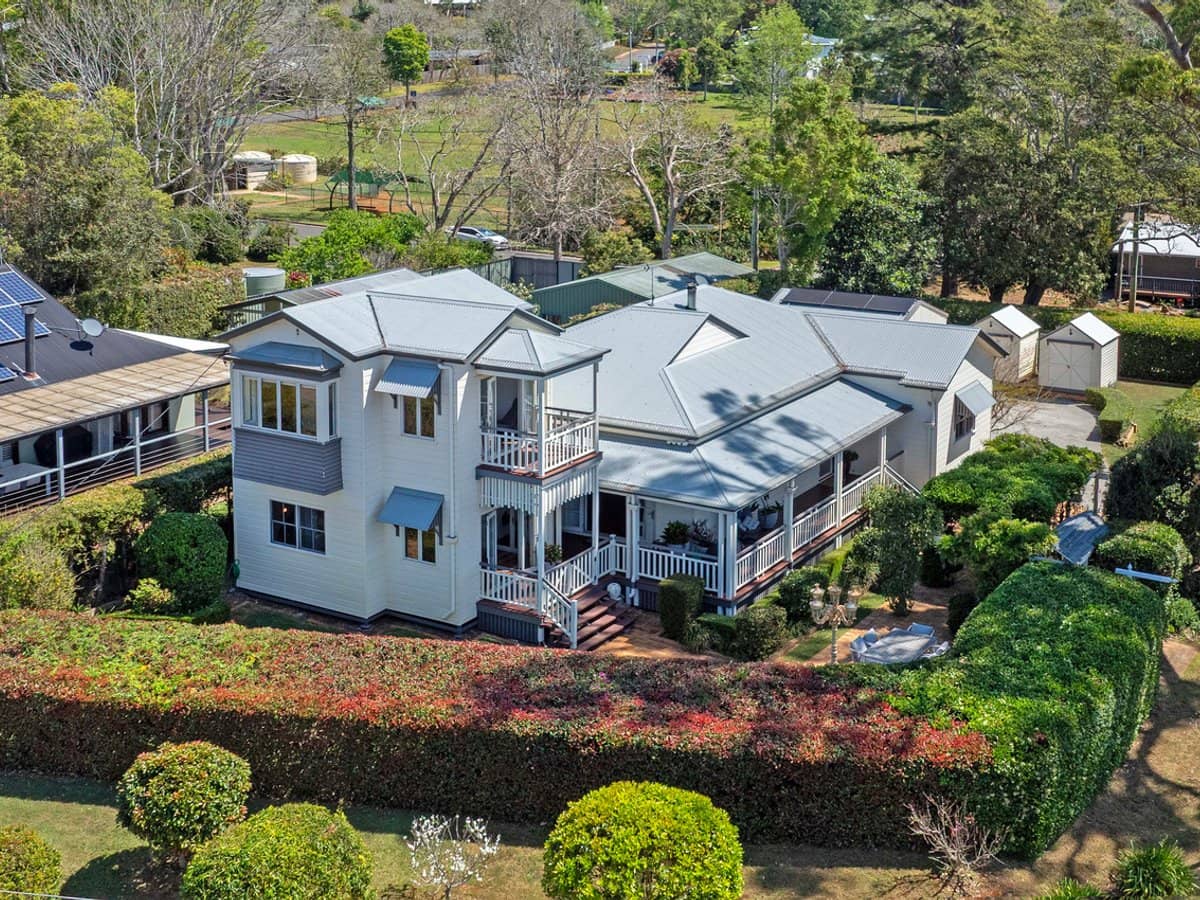 28-32 Cliff Way, TAMBORINE MOUNTAIN - Thumbnail 1