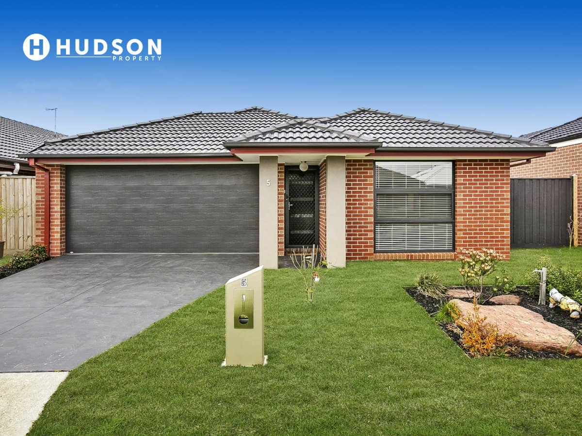 5 Mikhail Grove, HASTINGS - Thumbnail 1